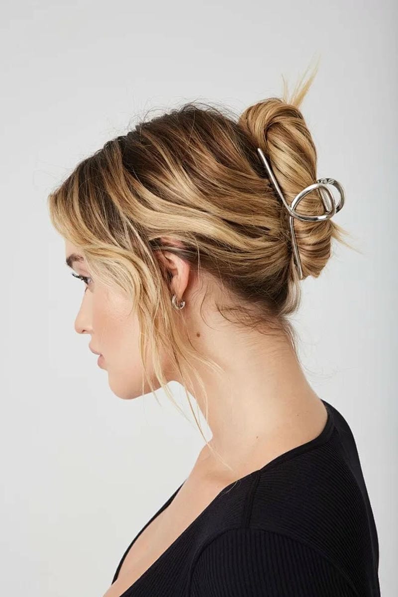 Cách kẹp tóc càng cua cho bé gái