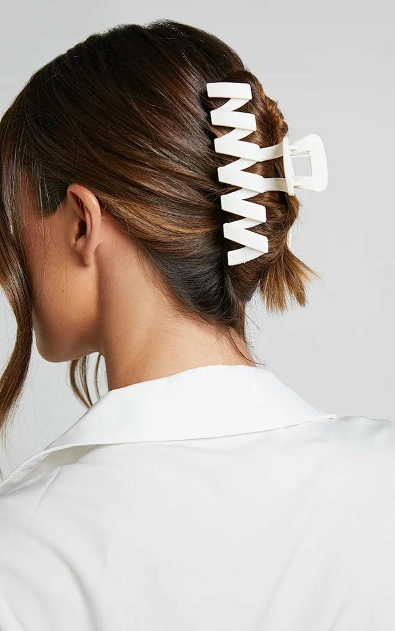 Cách kẹp tóc càng cua cho tóc ngắn