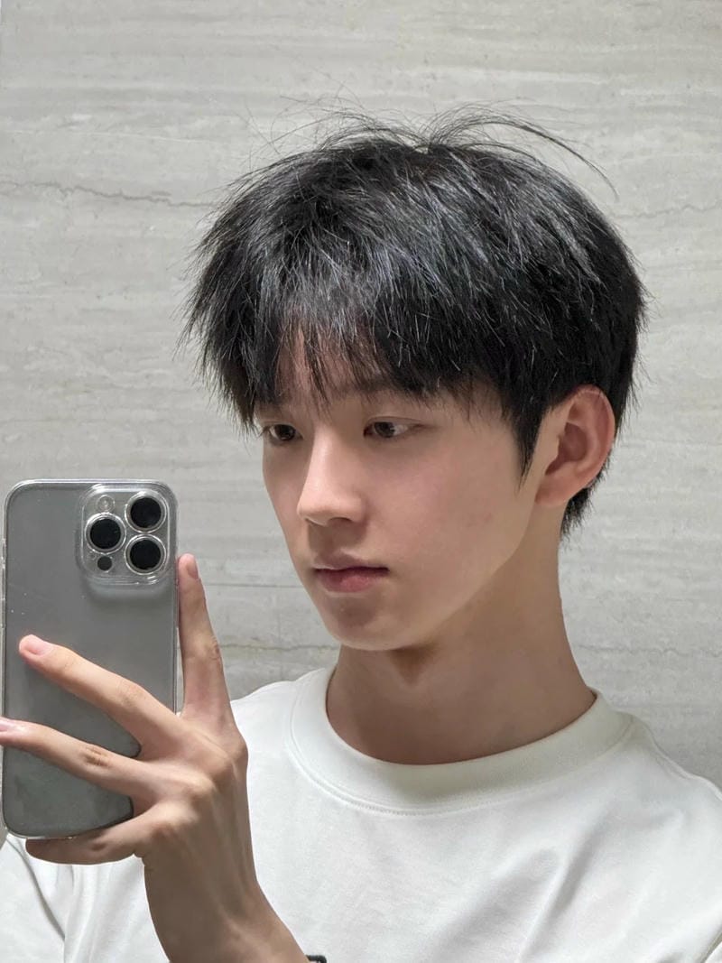 Dáng mặt nào phù hợp với tóc nam mặt tròn