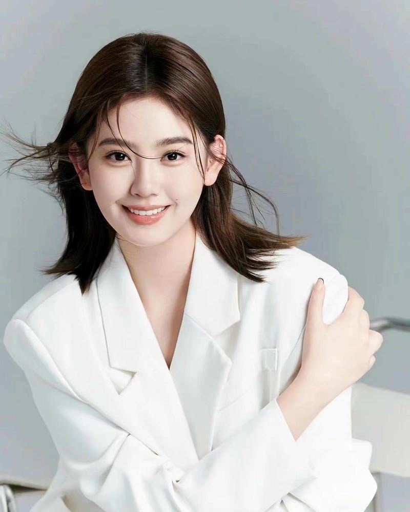 Gợi ý 10+ kiểu tóc đẹp cho nữ mặt tròn năm 2025