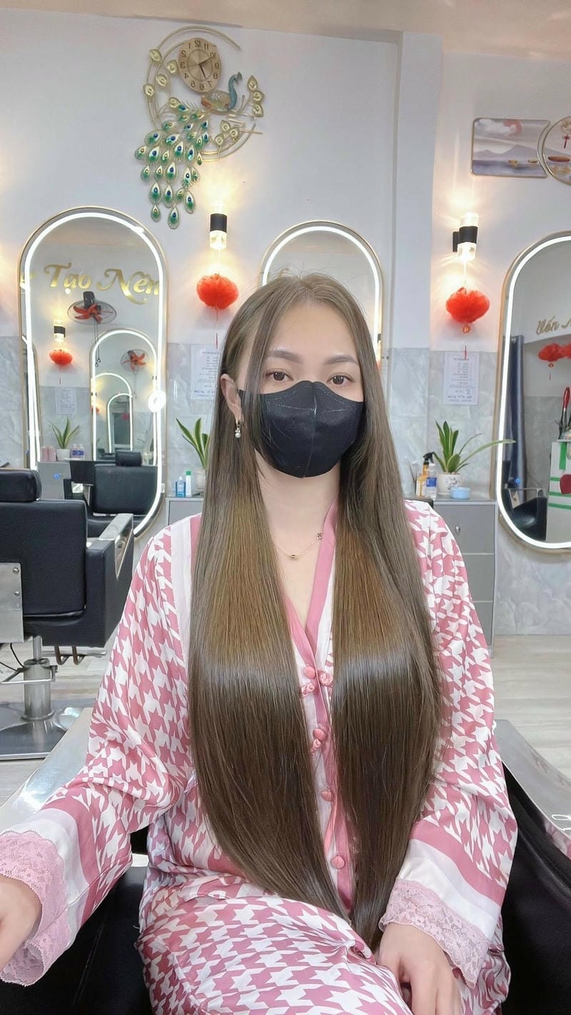 Màu nâu hạt dẻ ánh rêu