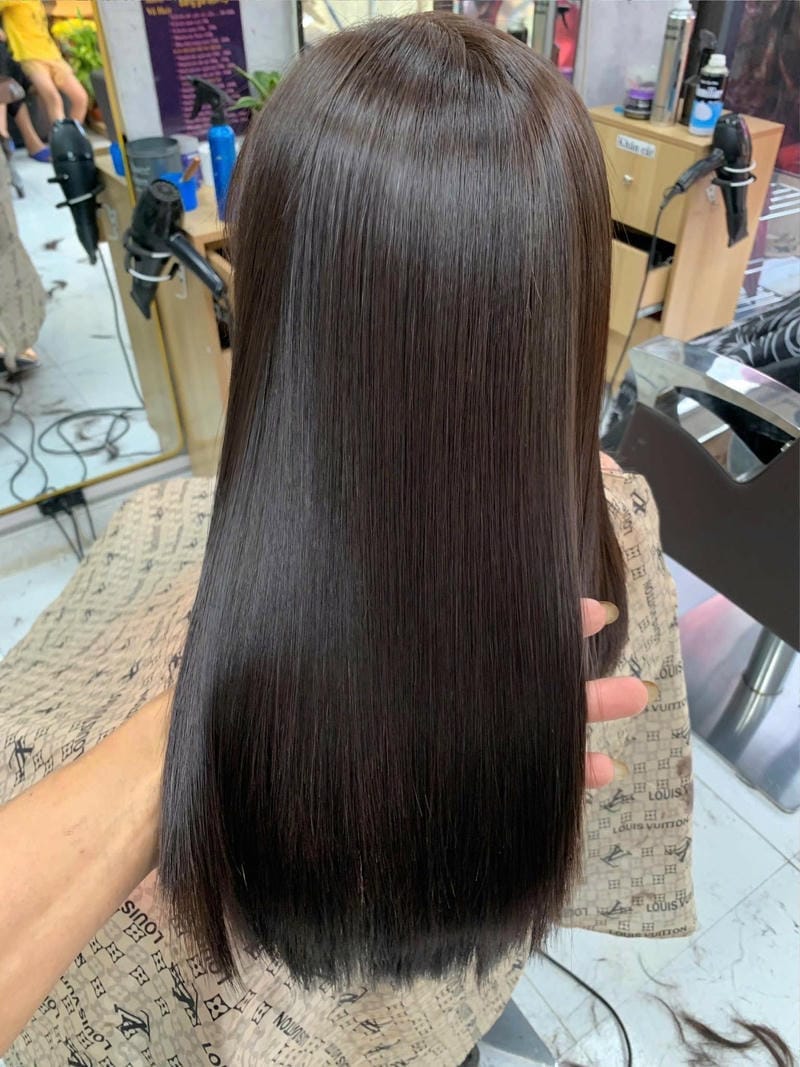 Màu nâu socola ánh khói