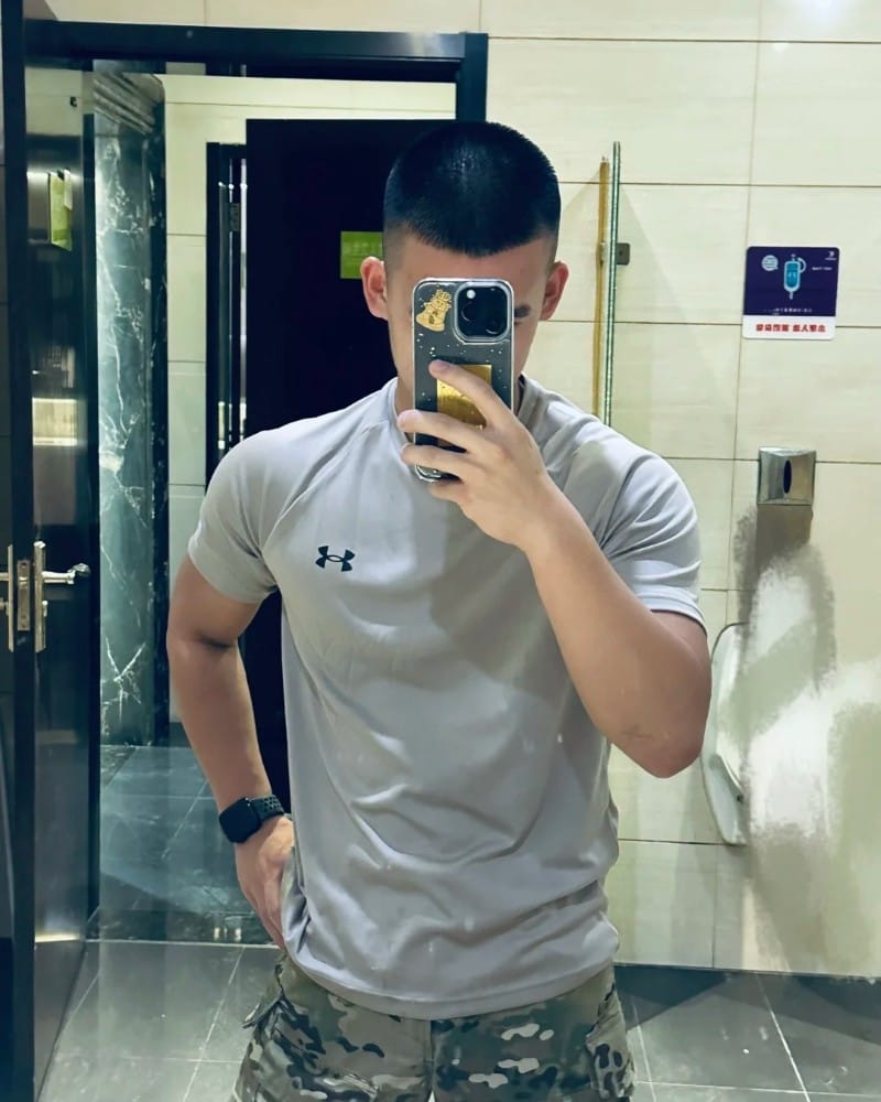 cắt tóc đầu cua 20
