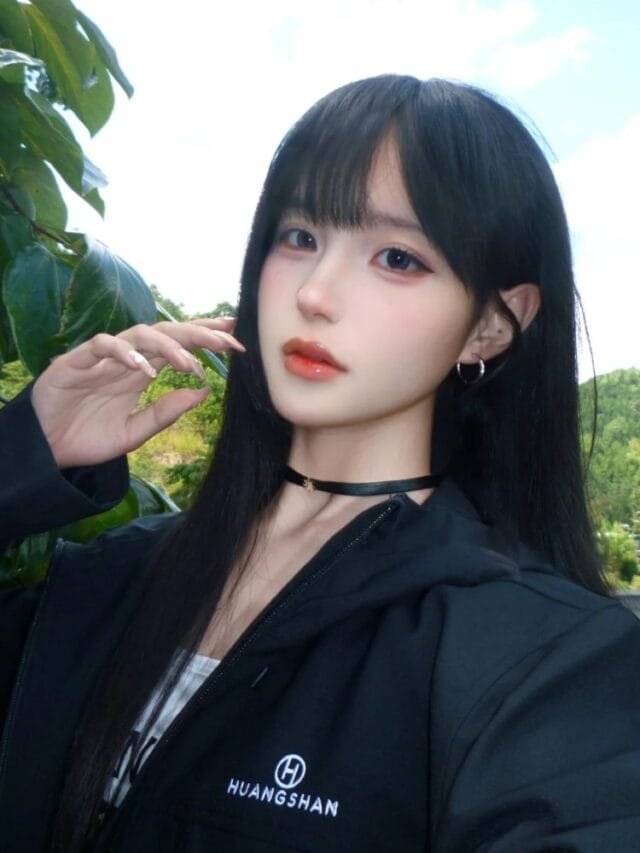 kiểu tóc layer nữ dài thẳng có mái 35