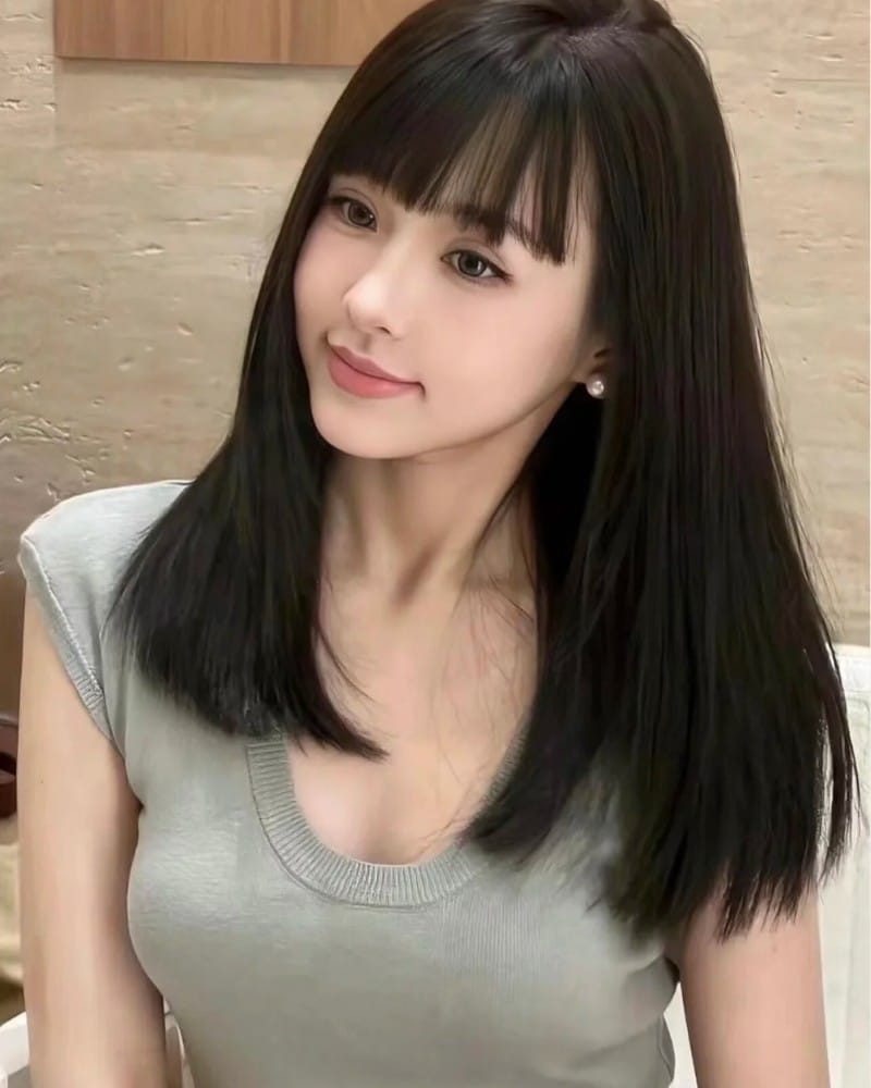 kiểu tóc layer nữ dài thẳng có mái 2