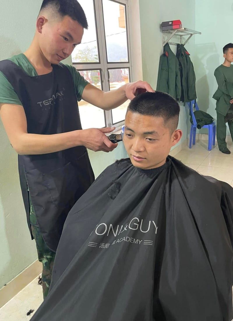 kiểu tóc lính thủy đánh bộ 20