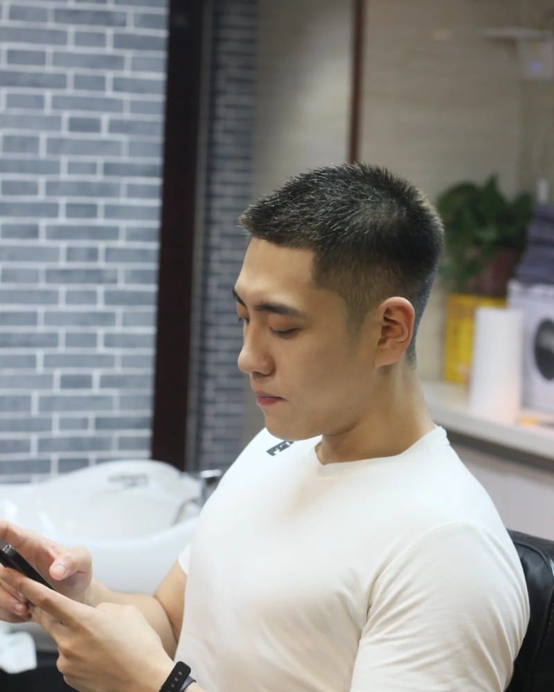 kiểu tóc nam đầu đinh 30