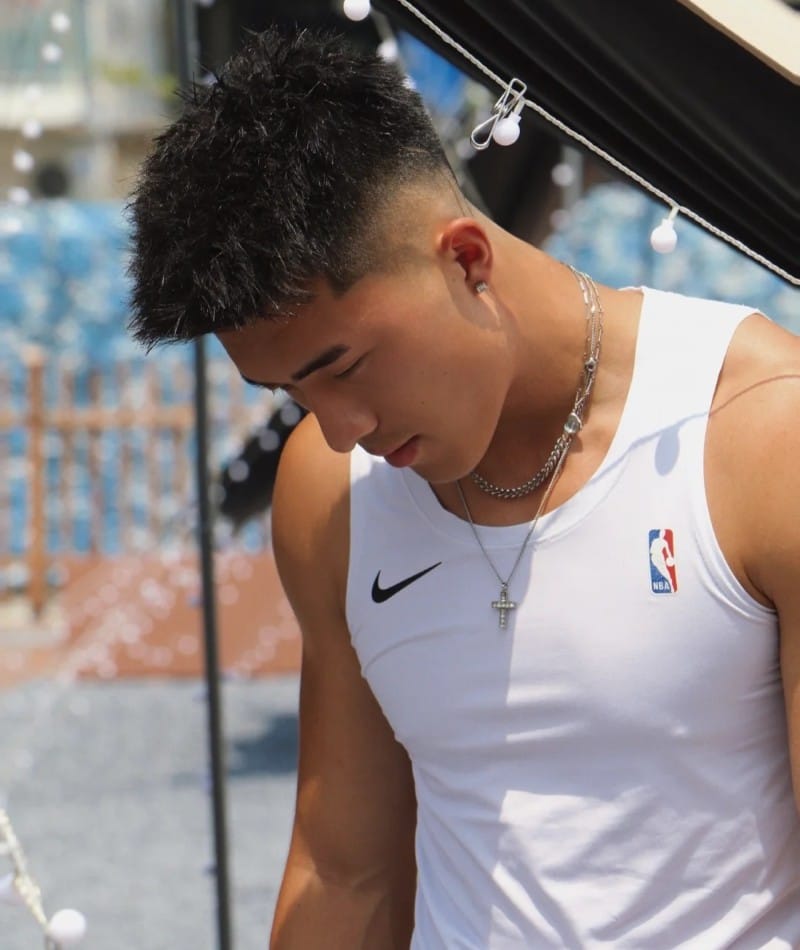 kiểu tóc sport nam mặt tròn