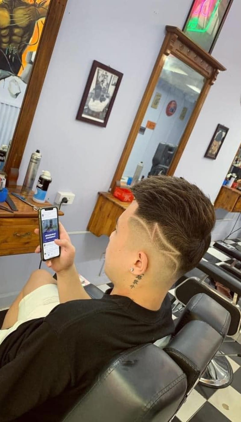 mohican gáy nhọn kẻ vạch 7