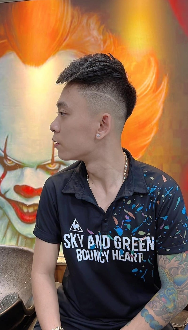 mohican gáy nhọn kẻ vạch chiến