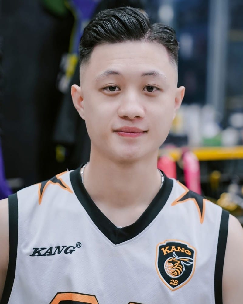 tóc xoăn nam undercut