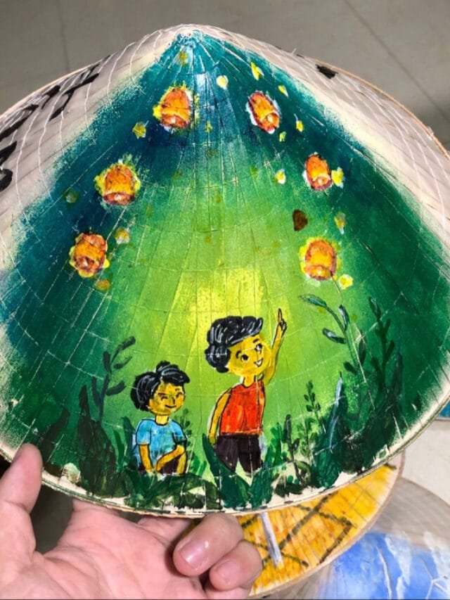 vẽ tranh trên nón lá 9