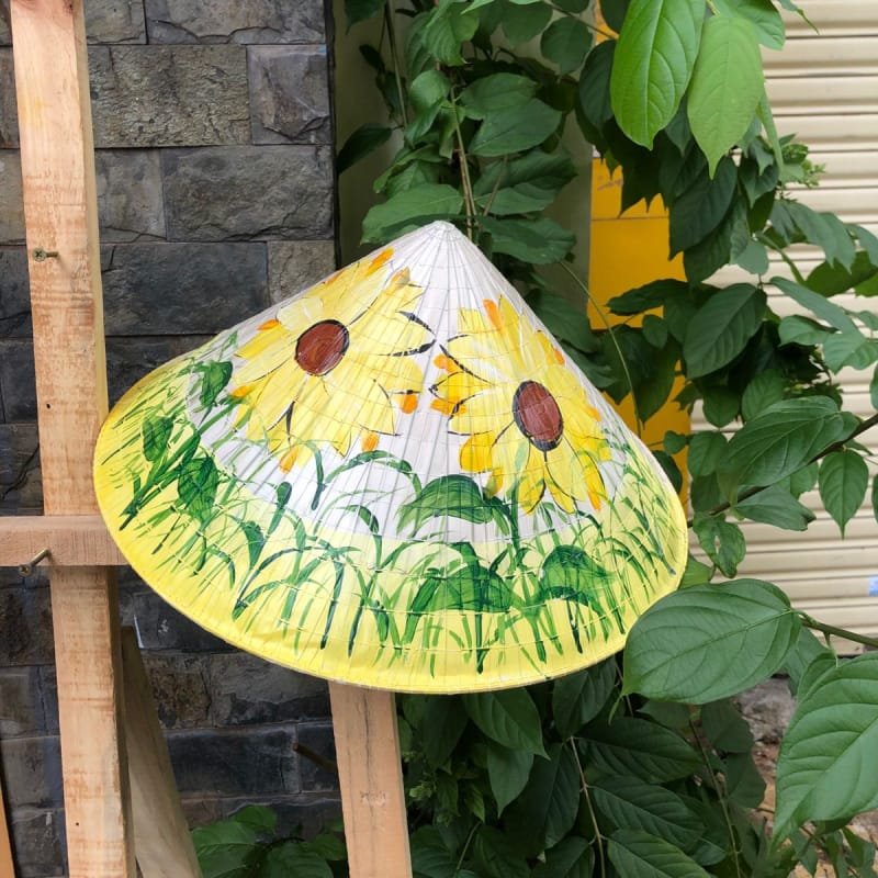 vẽ tranh trên nón lá 11