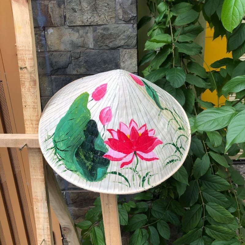 vẽ tranh trên nón lá 14