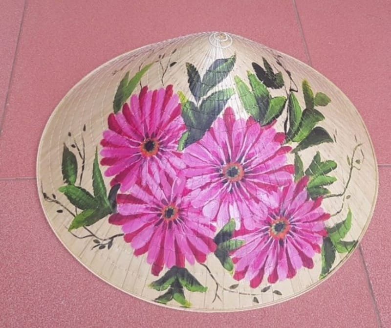 vẽ tranh trên nón lá 18