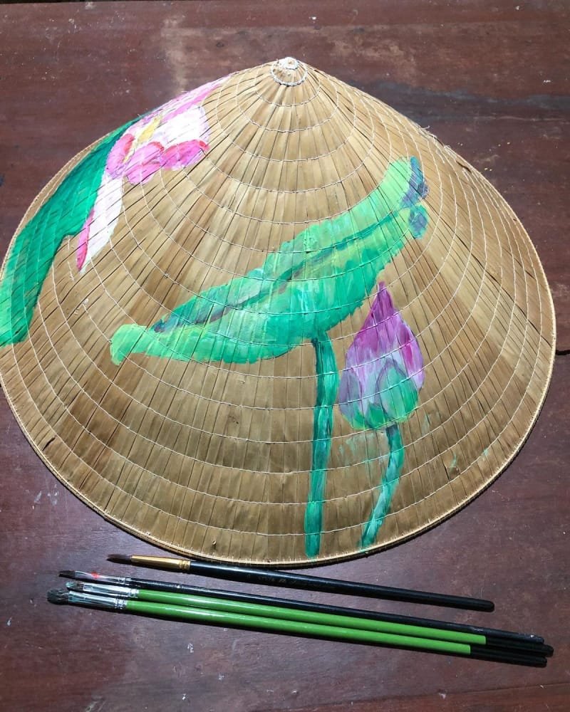 vẽ tranh trên nón lá 25