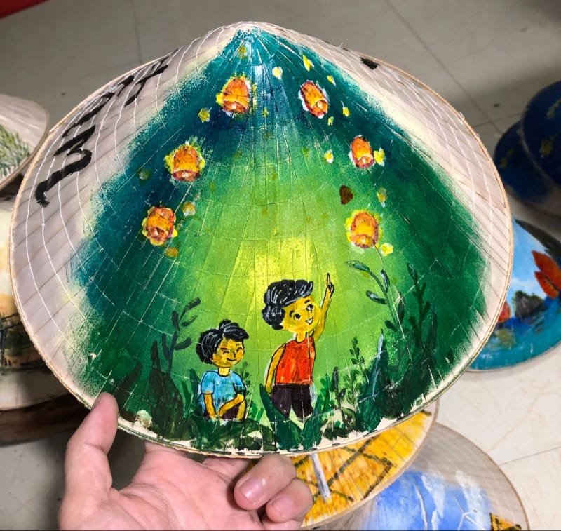 vẽ tranh trên nón lá 9