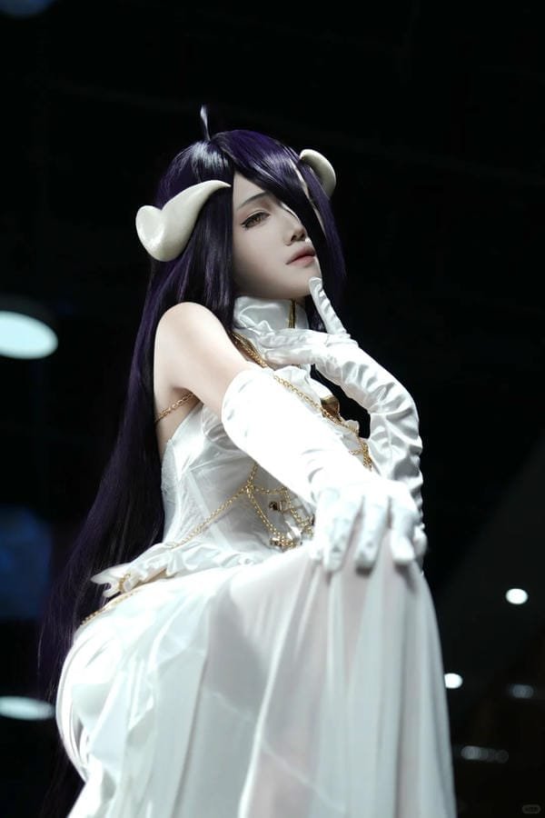 albedo overlord cosplay (3)