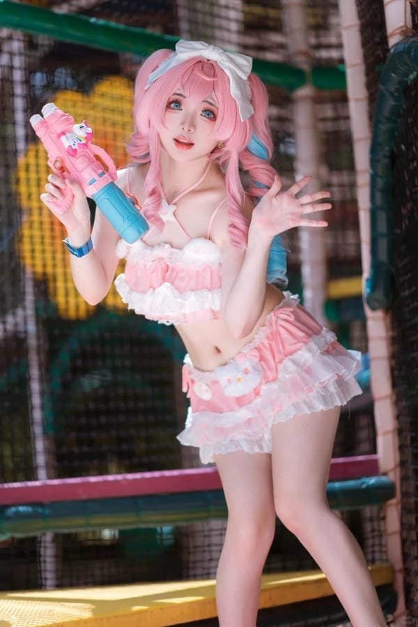 gái xinh cosplay bikini