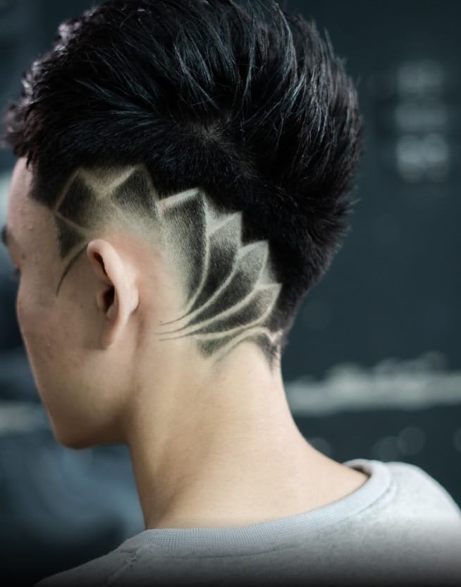 kẻ vạch tóc nam sau gáy