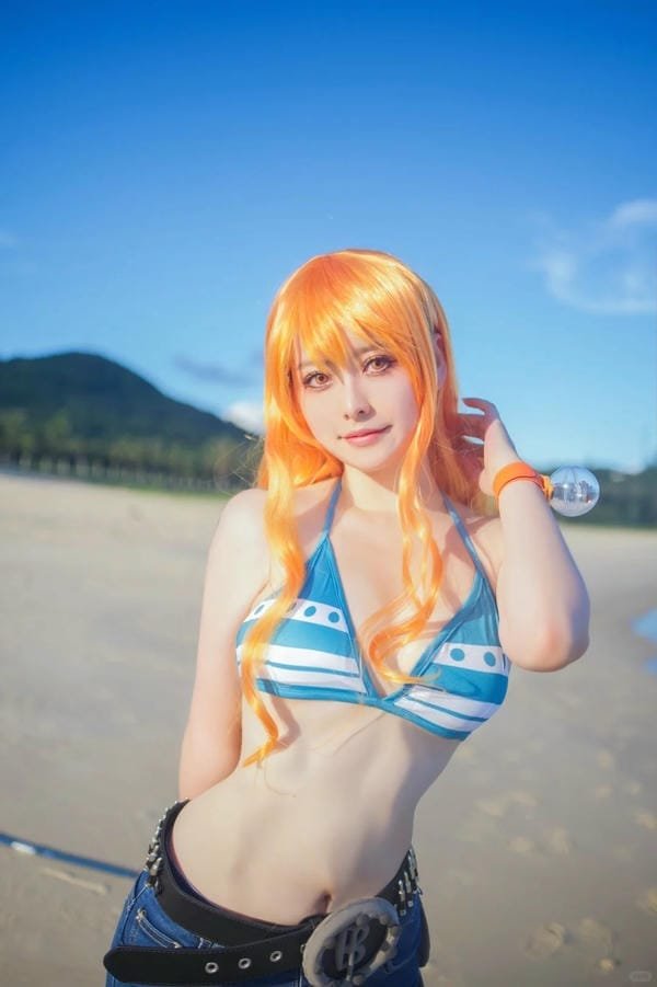 nami bikini cosplay
