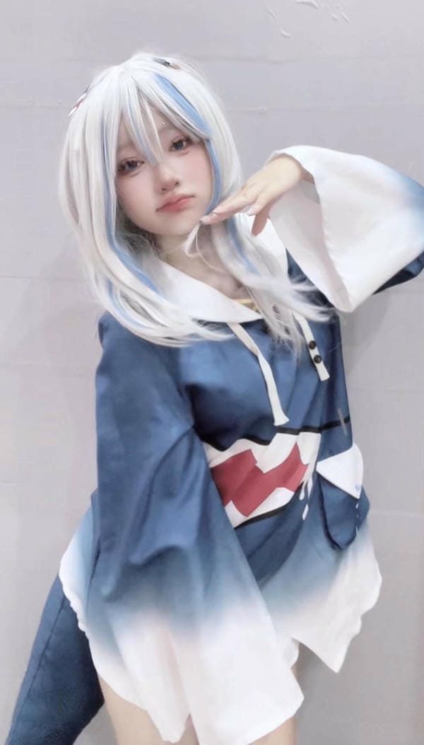 yaoyaoqwq gawr gura cosplay (1)