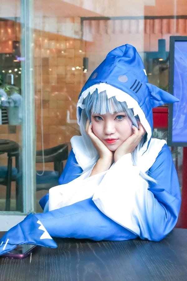 yaoyaoqwq gawr gura cosplay (3)